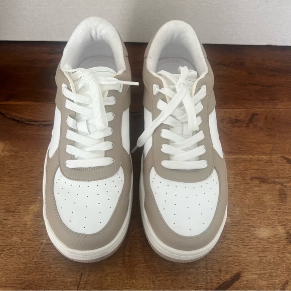 ALO Recovery Mode White and Tan Sneakers-size women's 8/men's 6.5 - Picture 3 of 12